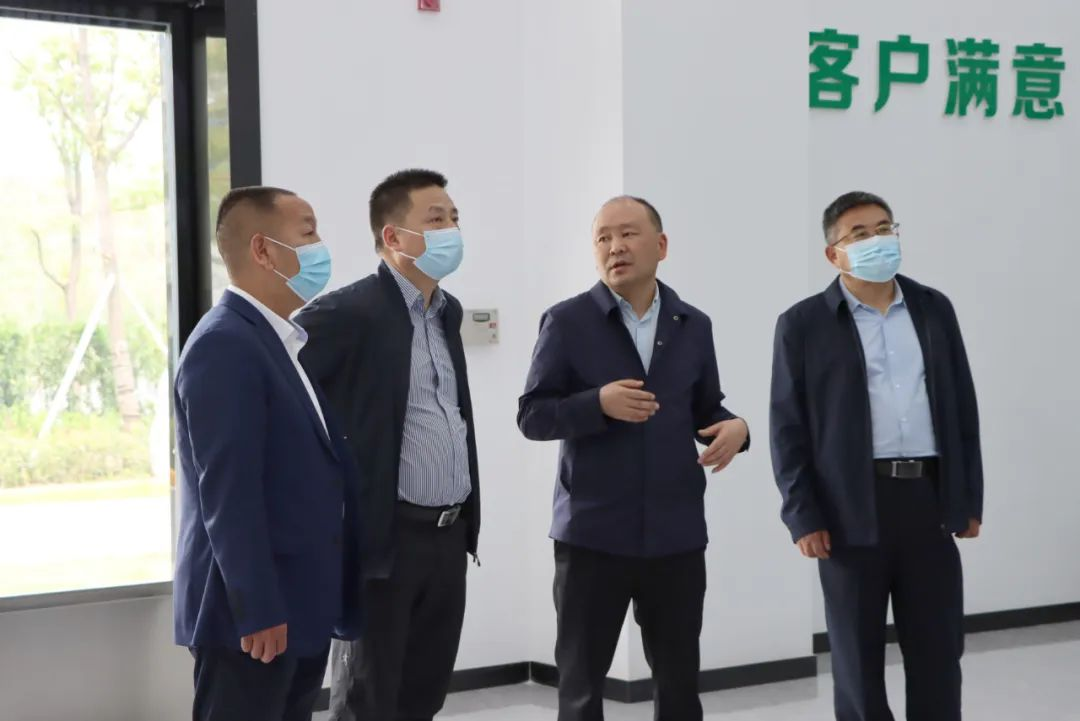 西安財經大學黨委書記楊濤一行領導蒞臨安康正大制藥新廠考察